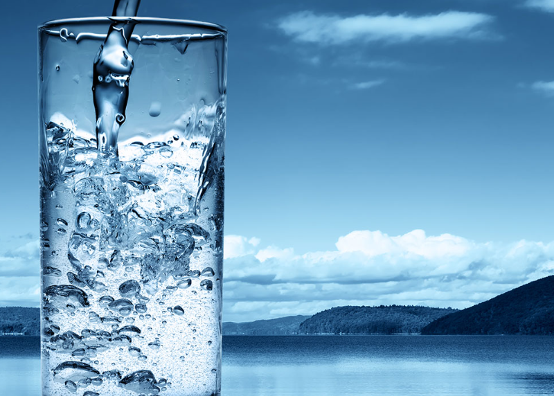 A Importância de Beber Água Pura: Como um Purificador Pode Melhorar Sua Saúde